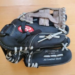 Rawlings 11 inch Right Hand Thrower Baseball Glove